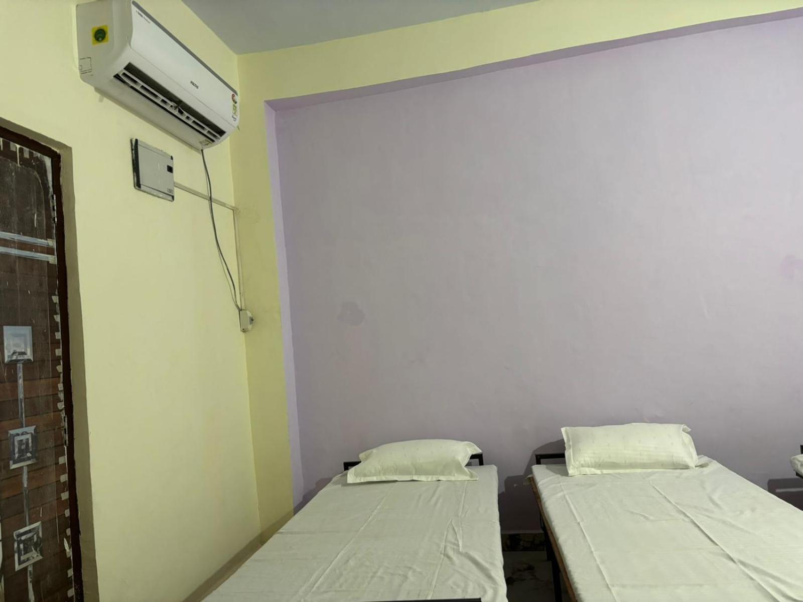 Bssn Guest House Gwalior Extérieur photo